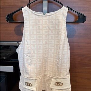 Chic Cream Sleeveless Top with Pattern